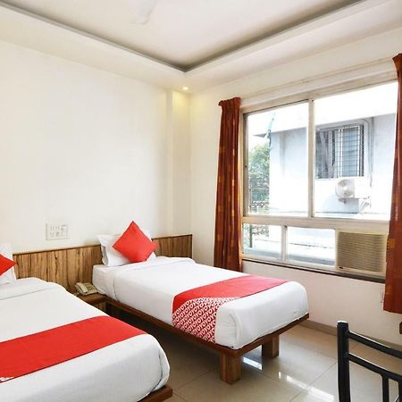 Oyo 24197 Saptaruchi Hotel Pimpri-Chinchwad Екстериор снимка