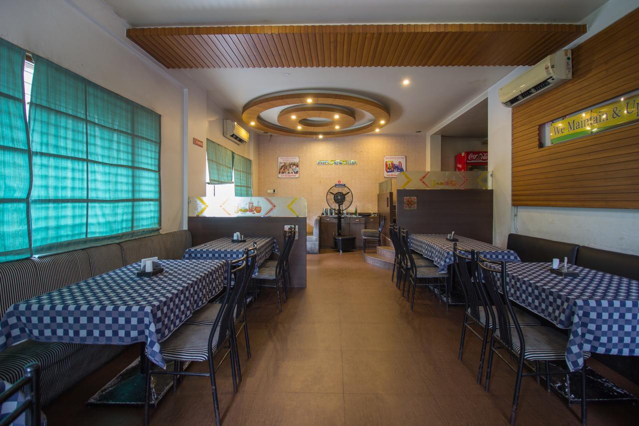 Oyo 24197 Saptaruchi Hotel Pimpri-Chinchwad Екстериор снимка