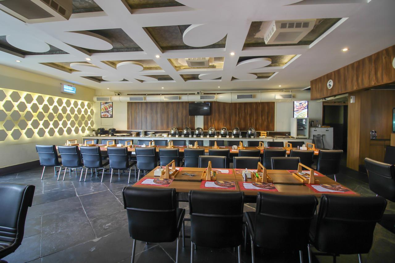 Oyo 24197 Saptaruchi Hotel Pimpri-Chinchwad Екстериор снимка