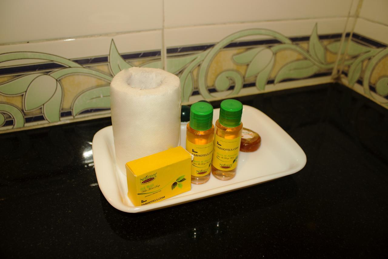 Oyo 24197 Saptaruchi Hotel Pimpri-Chinchwad Екстериор снимка