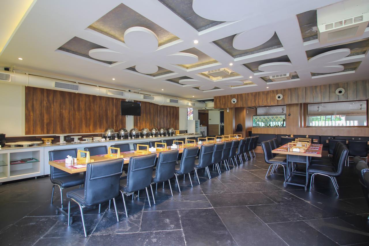 Oyo 24197 Saptaruchi Hotel Pimpri-Chinchwad Екстериор снимка