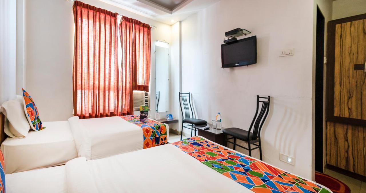 Oyo 24197 Saptaruchi Hotel Pimpri-Chinchwad Екстериор снимка