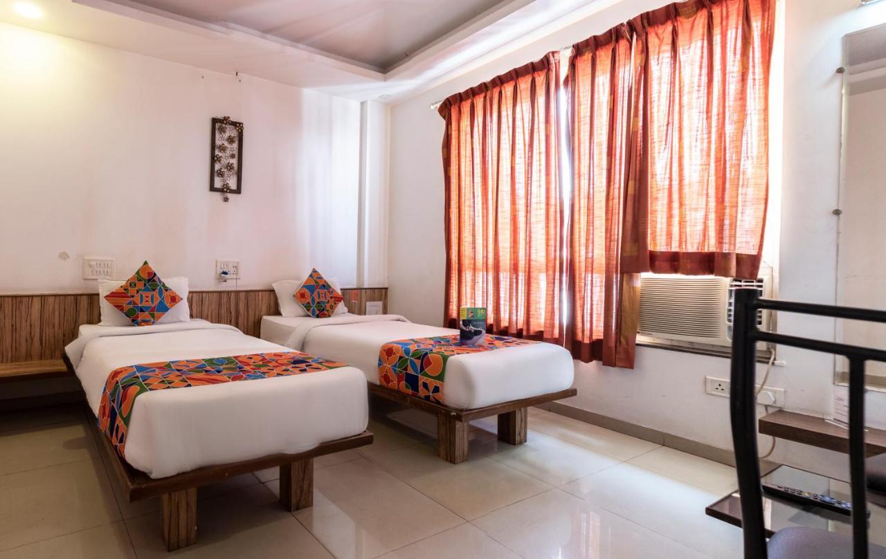 Oyo 24197 Saptaruchi Hotel Pimpri-Chinchwad Екстериор снимка