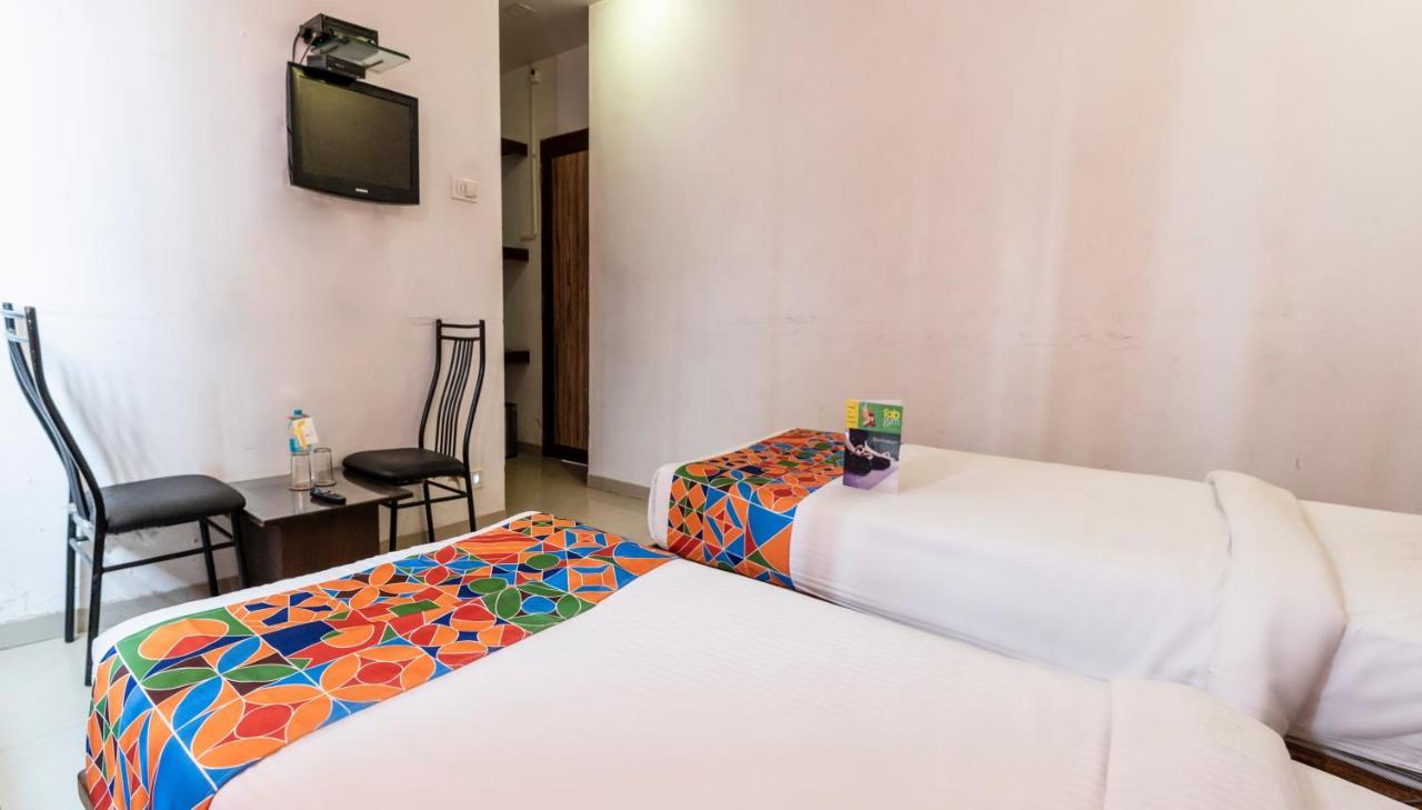 Oyo 24197 Saptaruchi Hotel Pimpri-Chinchwad Екстериор снимка