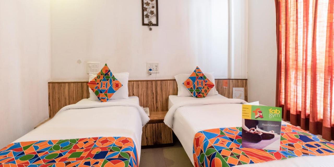 Oyo 24197 Saptaruchi Hotel Pimpri-Chinchwad Екстериор снимка