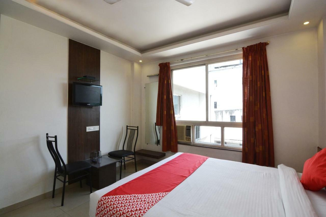 Oyo 24197 Saptaruchi Hotel Pimpri-Chinchwad Екстериор снимка